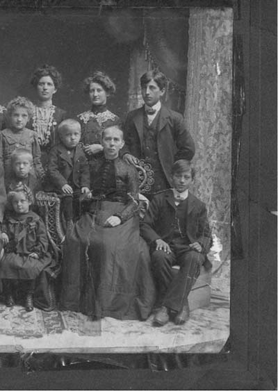 Photo taken approx. 1902 probably in New London, WI Submitted by D. Prochnow  dprochnow@hotmail.com